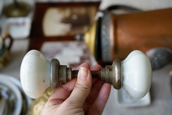 Milk Glass Doorknob - Image 4
