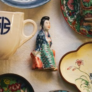 Famille Rose porcelain figurine